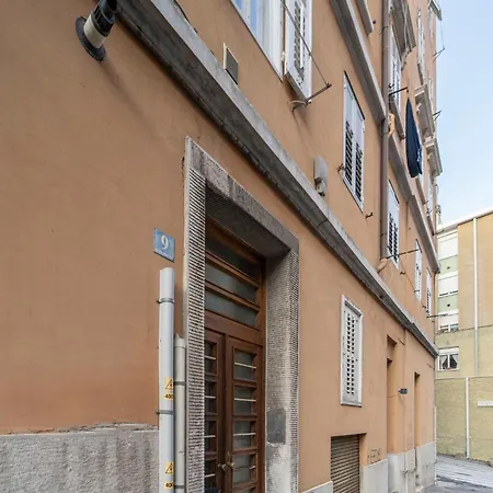 Guesthost - San Giacomo District Modern Lejlighed *