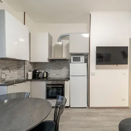 Guesthost - San Giacomo District Modern アパート *