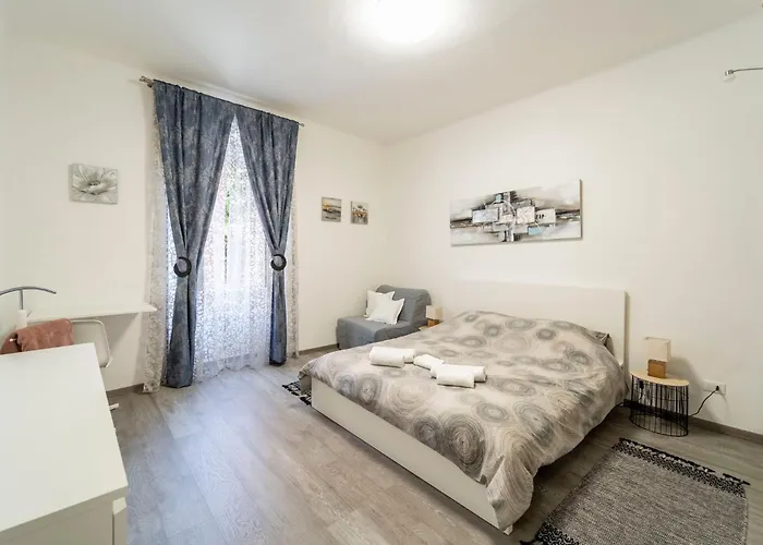 Guesthost - San Giacomo District Modern Trieste